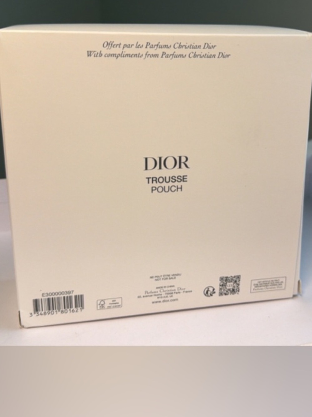Dior 2026 Spring Limited Edition Butterfly Embroidery Cosmetic Round Pouch-NIB - Picture 3 of 3